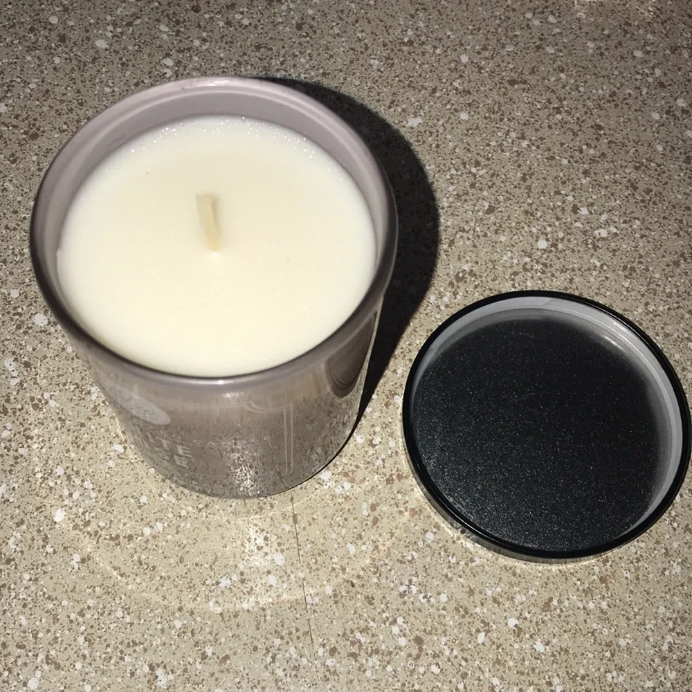 NWT DW Home White Rose Candle 3.8 Ounce Travel Size - Scented Candle - Picture 3 of 4